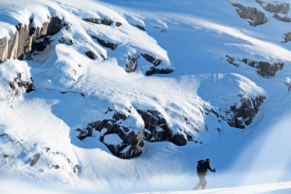 Scialpinismo vietato senza guida alpina in Valle d’AostaAttrezzaturaTrekking.it