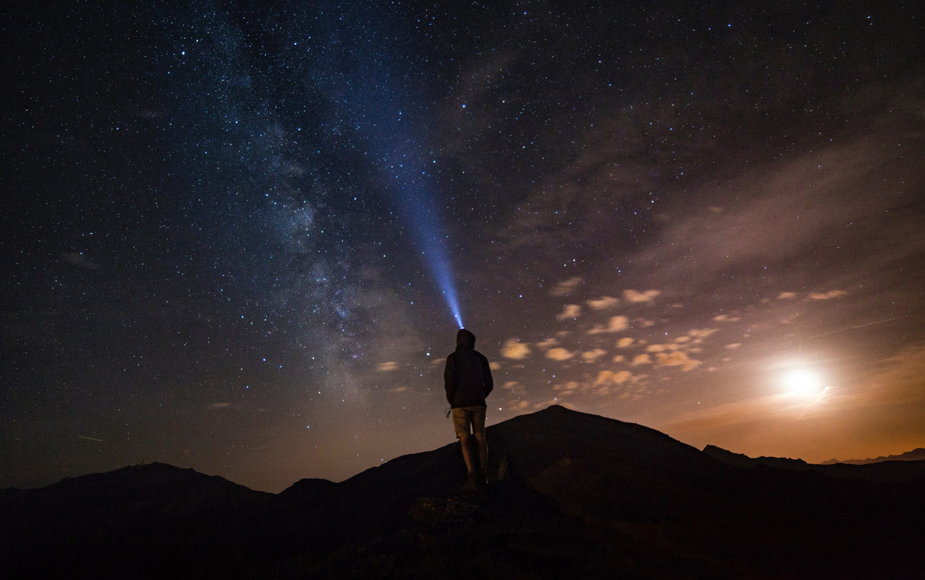 Andare in montagna di notte: 10 cose da sapereAttrezzaturaTrekking.it
